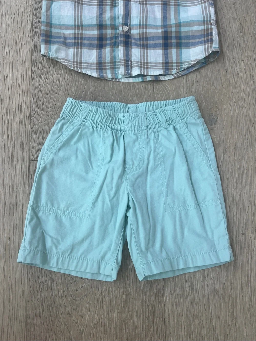 Worn once! 3T Boys Matching Set. Plaid Collared Polo. 🤎